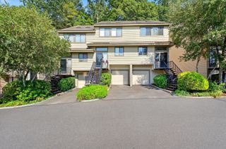 2435 Bedford Street 8C, Stamford, CT 06905