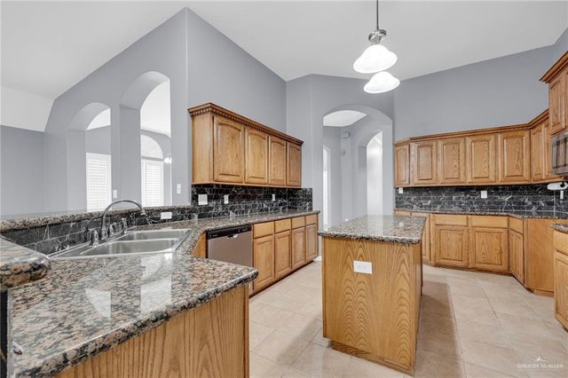 3902 Green Jay Drive, Mission, TX 78572