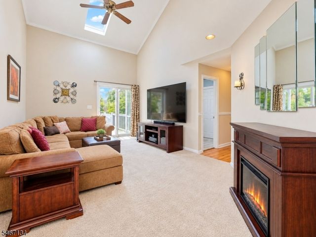 7 Perrelli Ln, Jefferson Twp., NJ 07438