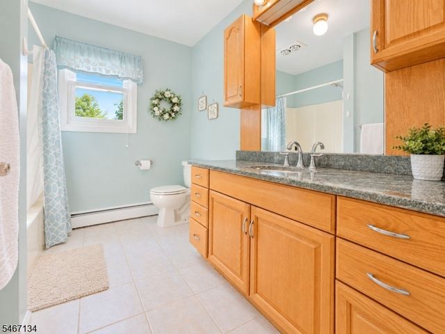 7 Perrelli Ln, Jefferson Twp., NJ 07438