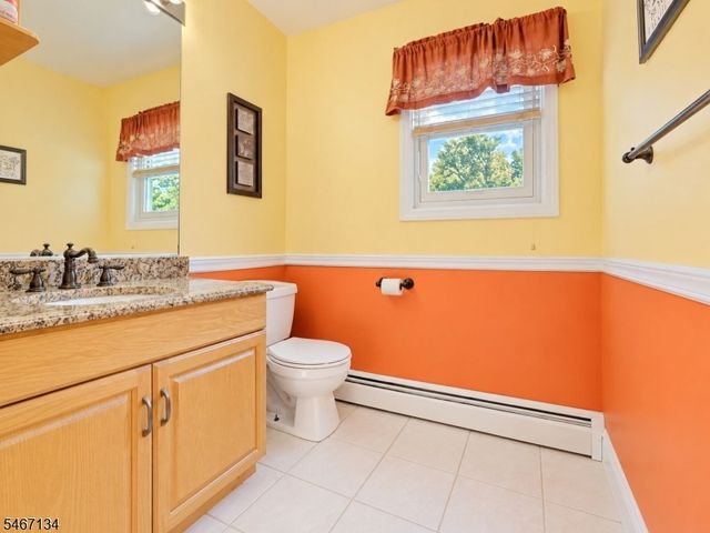 7 Perrelli Ln, Jefferson Twp., NJ 07438
