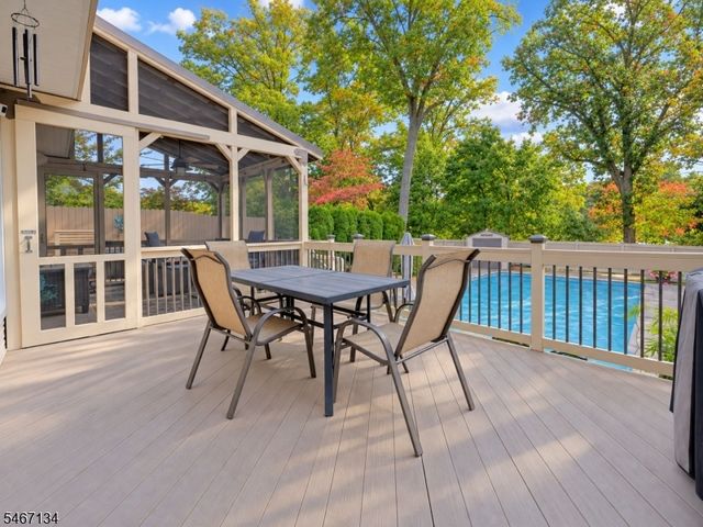 7 Perrelli Ln, Jefferson Twp., NJ 07438