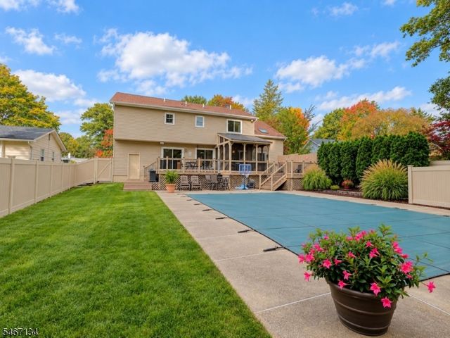 7 Perrelli Ln, Jefferson Twp., NJ 07438