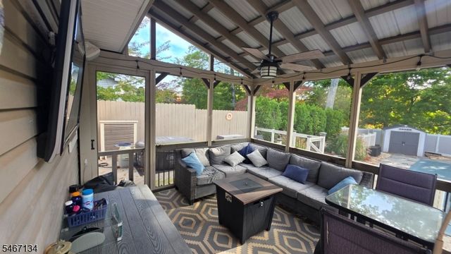 7 Perrelli Ln, Jefferson Twp., NJ 07438