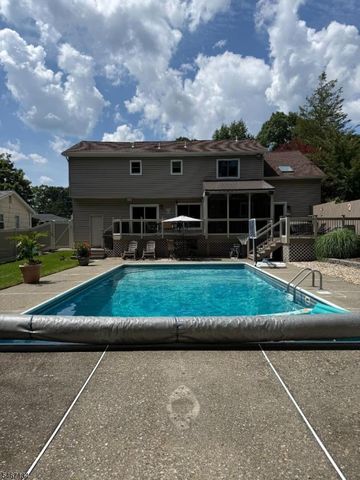 7 Perrelli Ln, Jefferson Twp., NJ 07438