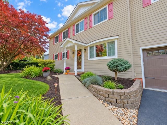 7 Perrelli Ln, Jefferson Twp., NJ 07438