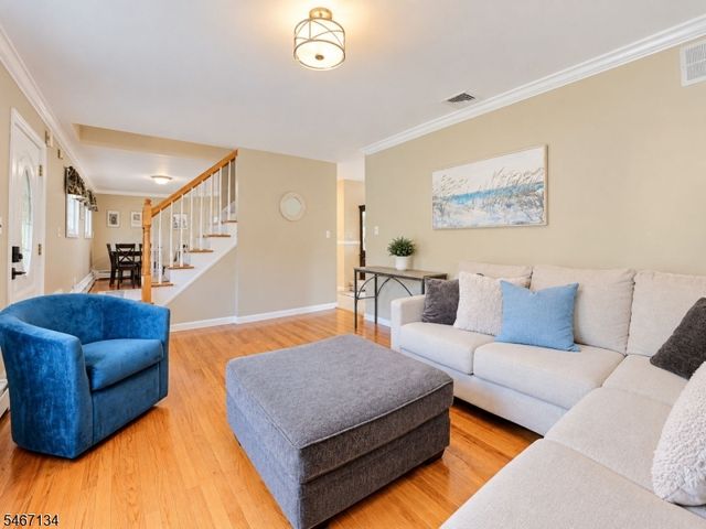 7 Perrelli Ln, Jefferson Twp., NJ 07438