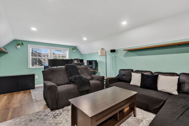 209 Dover Point Road, Dover, NH 03820