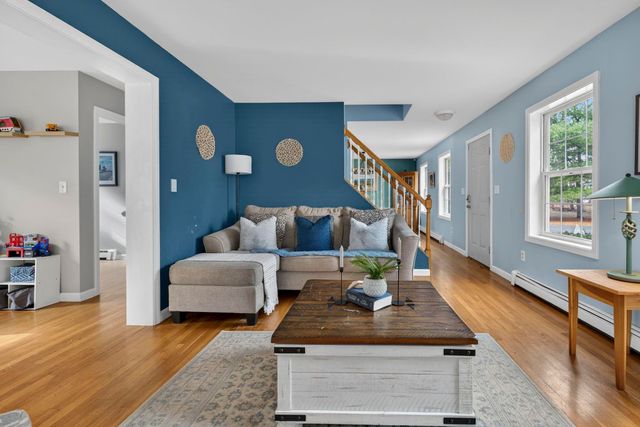 209 Dover Point Road, Dover, NH 03820