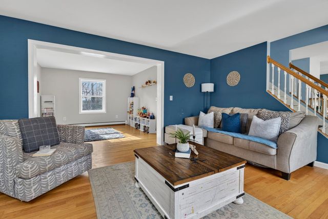 209 Dover Point Road, Dover, NH 03820