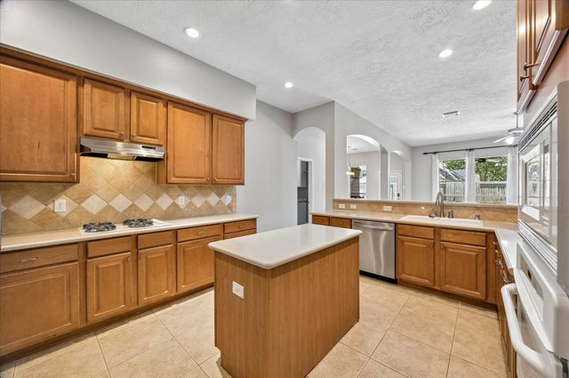716 High Ridge Drive, Friendswood, TX 77546