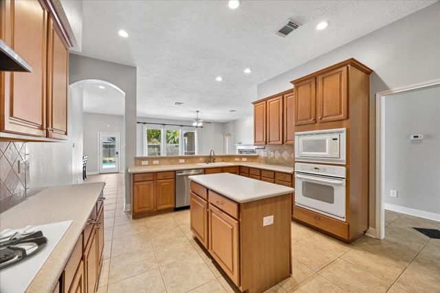 716 High Ridge Drive, Friendswood, TX 77546