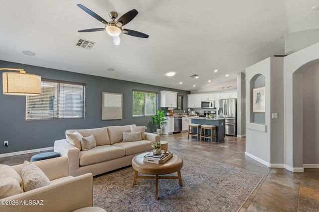 8437 S Burien Road, Tucson, AZ 85747