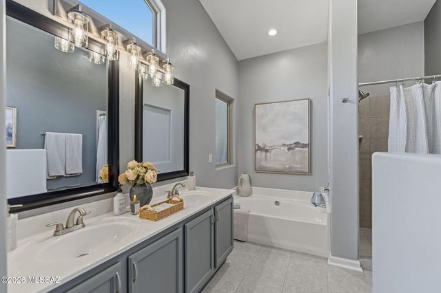 8437 S Burien Road, Tucson, AZ 85747