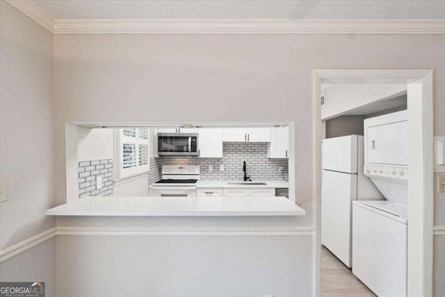 6700 Roswell Road 31B, Atlanta, GA 30328