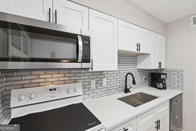 6700 Roswell Road 31B, Atlanta, GA 30328