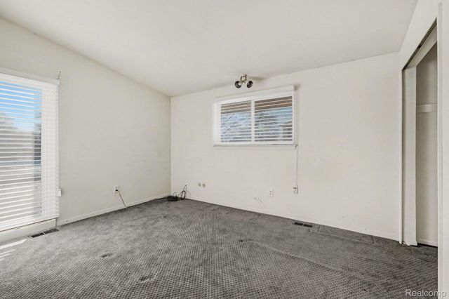 22430 Chatsford Circuit Street, Southfield, MI 48034