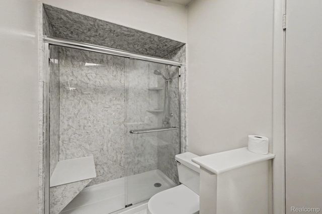 22430 Chatsford Circuit Street, Southfield, MI 48034