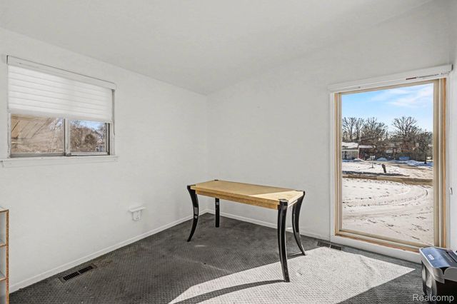 22430 Chatsford Circuit Street, Southfield, MI 48034