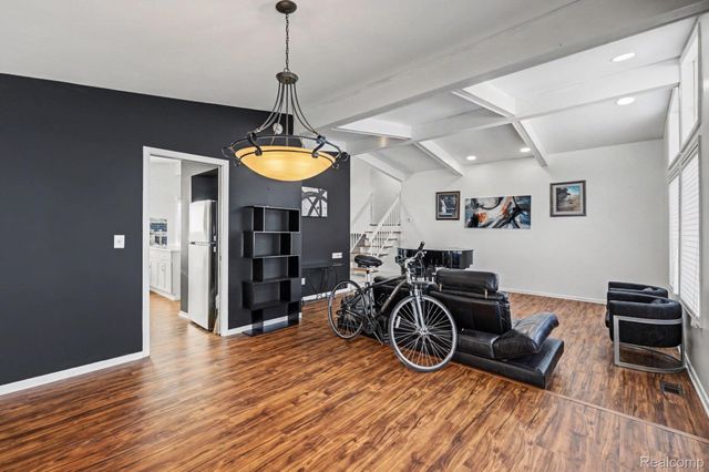 22430 Chatsford Circuit Street, Southfield, MI 48034