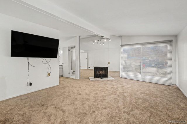 22430 Chatsford Circuit Street, Southfield, MI 48034