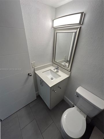 5960 W 25th Ct 102, Hialeah, FL 33016