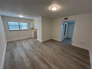 5960 W 25th Ct 102, Hialeah, FL 33016