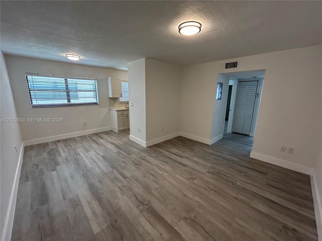 5960 W 25th Ct 102, Hialeah, FL 33016