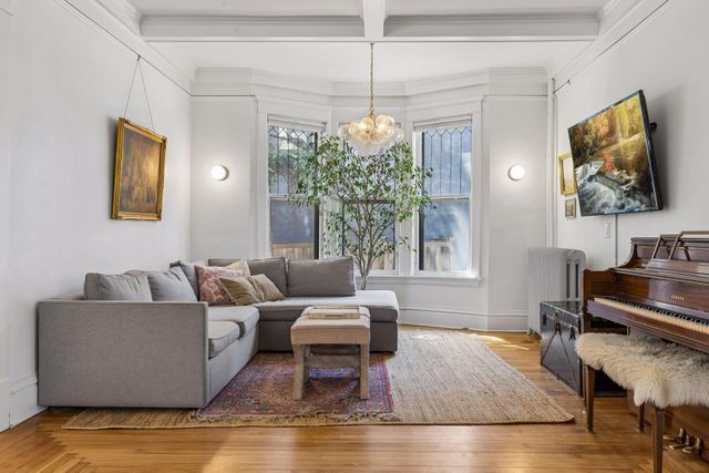 2829 Irving Avenue S, Minneapolis, MN 55408