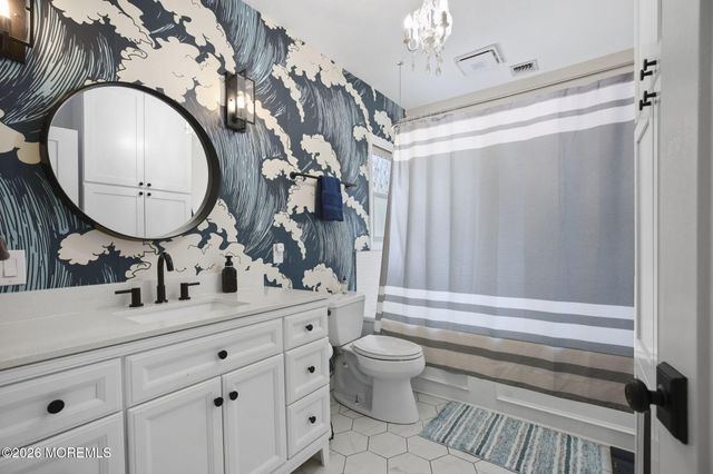 40 Seward Avenue, Toms River, NJ 08753