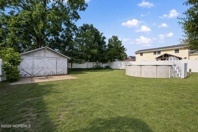 40 Seward Avenue, Toms River, NJ 08753