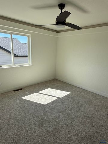 656 EAGLE CT, Box Elder, SD 57719