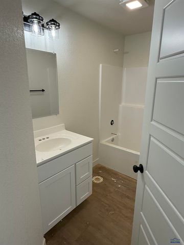 656 EAGLE CT, Box Elder, SD 57719