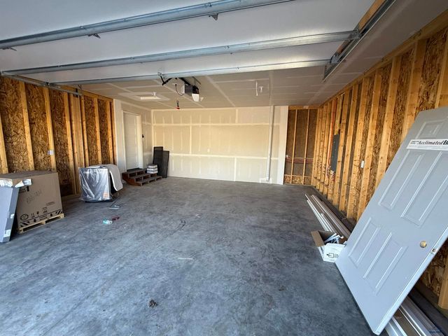 656 EAGLE CT, Box Elder, SD 57719