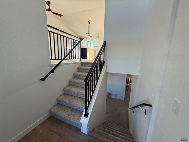 656 EAGLE CT, Box Elder, SD 57719