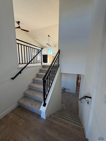 656 EAGLE CT, Box Elder, SD 57719