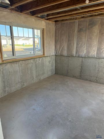 656 EAGLE CT, Box Elder, SD 57719