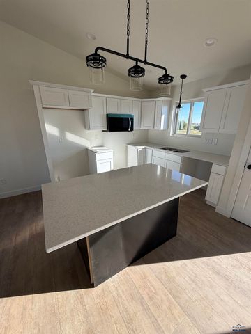 656 EAGLE CT, Box Elder, SD 57719