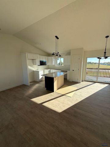 656 EAGLE CT, Box Elder, SD 57719