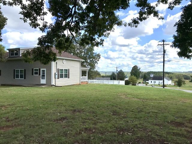 62 Crafts Church RD, Glade Hill, VA 24092