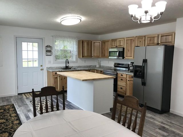 62 Crafts Church RD, Glade Hill, VA 24092