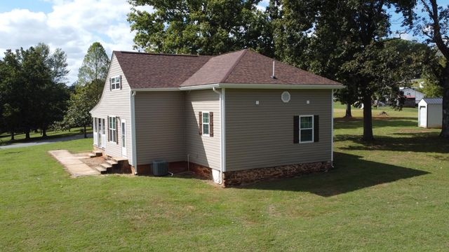 62 Crafts Church RD, Glade Hill, VA 24092