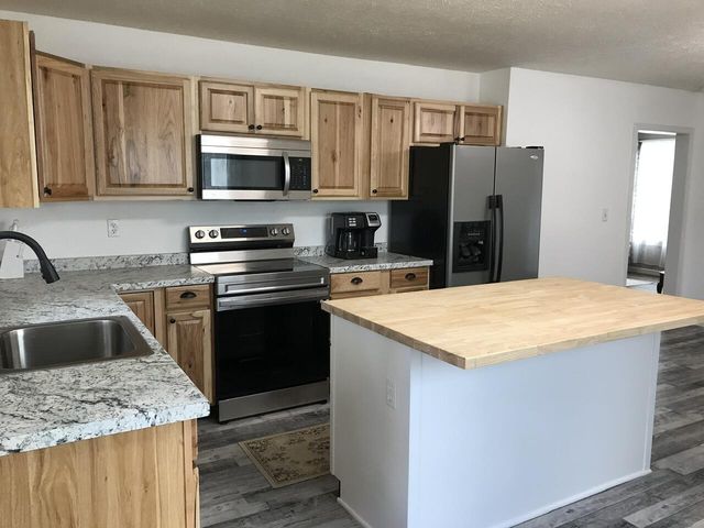 62 Crafts Church RD, Glade Hill, VA 24092