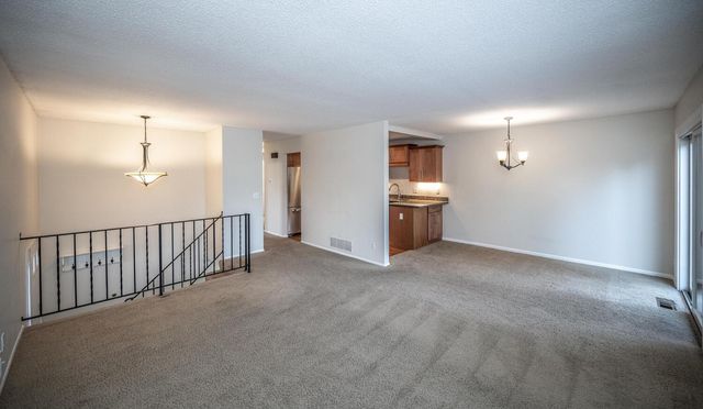 1711 W 140th Street, Burnsville, MN 55337