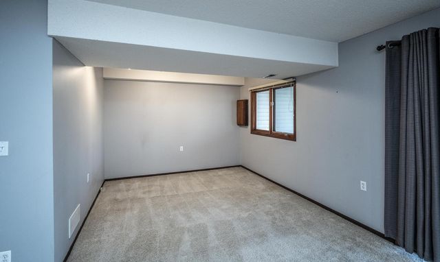 1711 W 140th Street, Burnsville, MN 55337