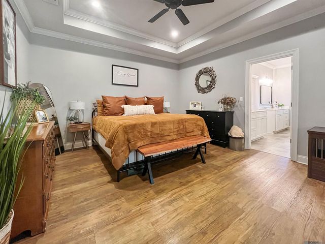 27780 Lakeshore Dr, Walker, LA 70785