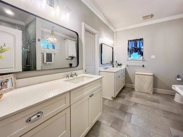 27780 Lakeshore Dr, Walker, LA 70785