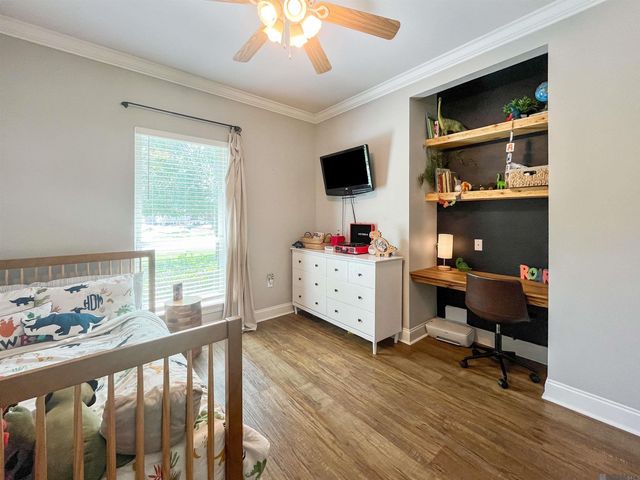 27780 Lakeshore Dr, Walker, LA 70785