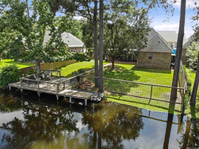 27780 Lakeshore Dr, Walker, LA 70785