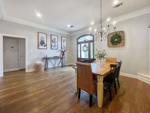 27780 Lakeshore Dr, Walker, LA 70785